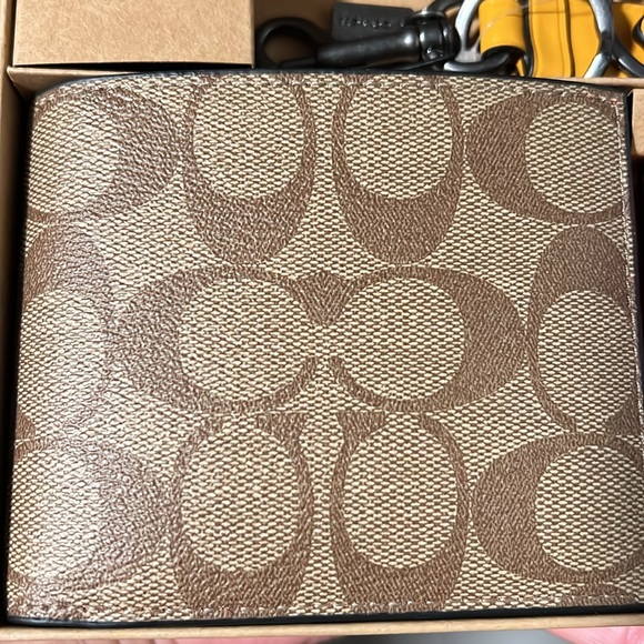New COACH 3IN1 WLLT BOX SIG CL QB/KHAKI/MIAMI RED MULTI wallet gift box new box - Picture 3 of 9